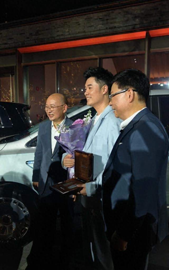 尊界交付会暴露咖位，陈赫靠边，贾乃亮不够看，C位是金鸡奖影后