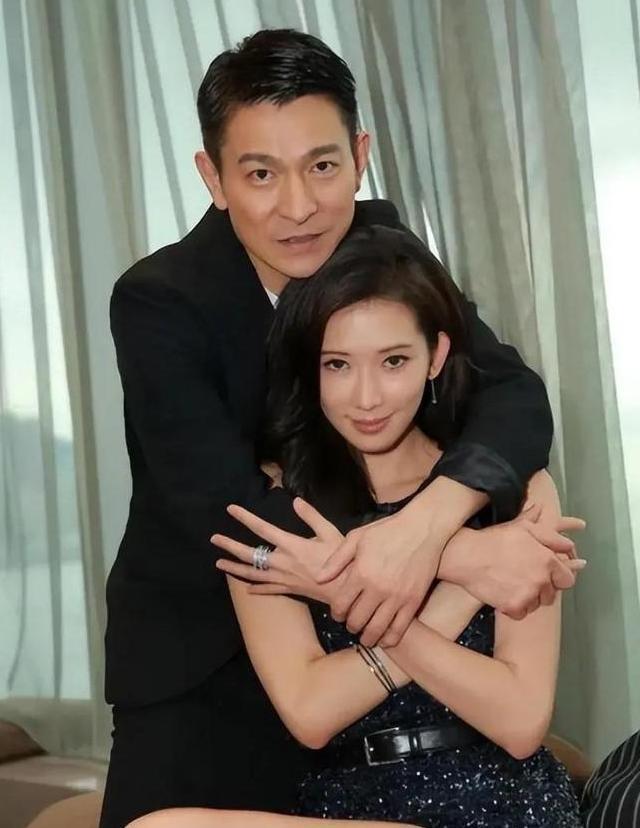 林志玲婚礼未邀刘德华！台南 12 桌低调喜宴藏考量，如今东京推婴儿车享平凡幸福