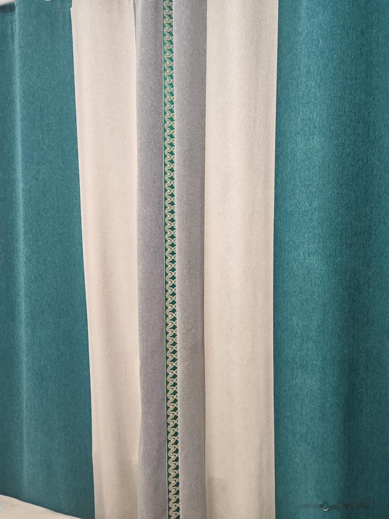 你们每年过年都洗窗帘么？
有个女的告我她把房子租出去三年，
人家愣是没给她洗过窗