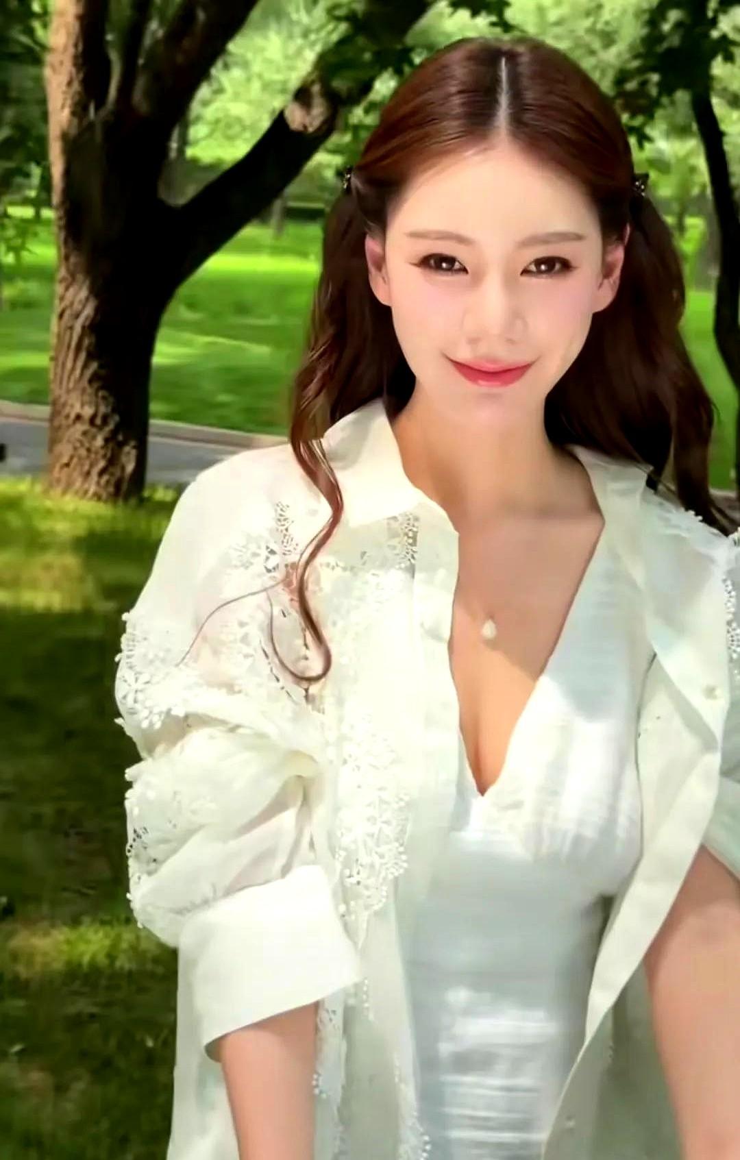 大家发现了吗？

无论黄春梅再怎么出来叭叭儿，汪小菲和马筱梅就是不说话！

不做