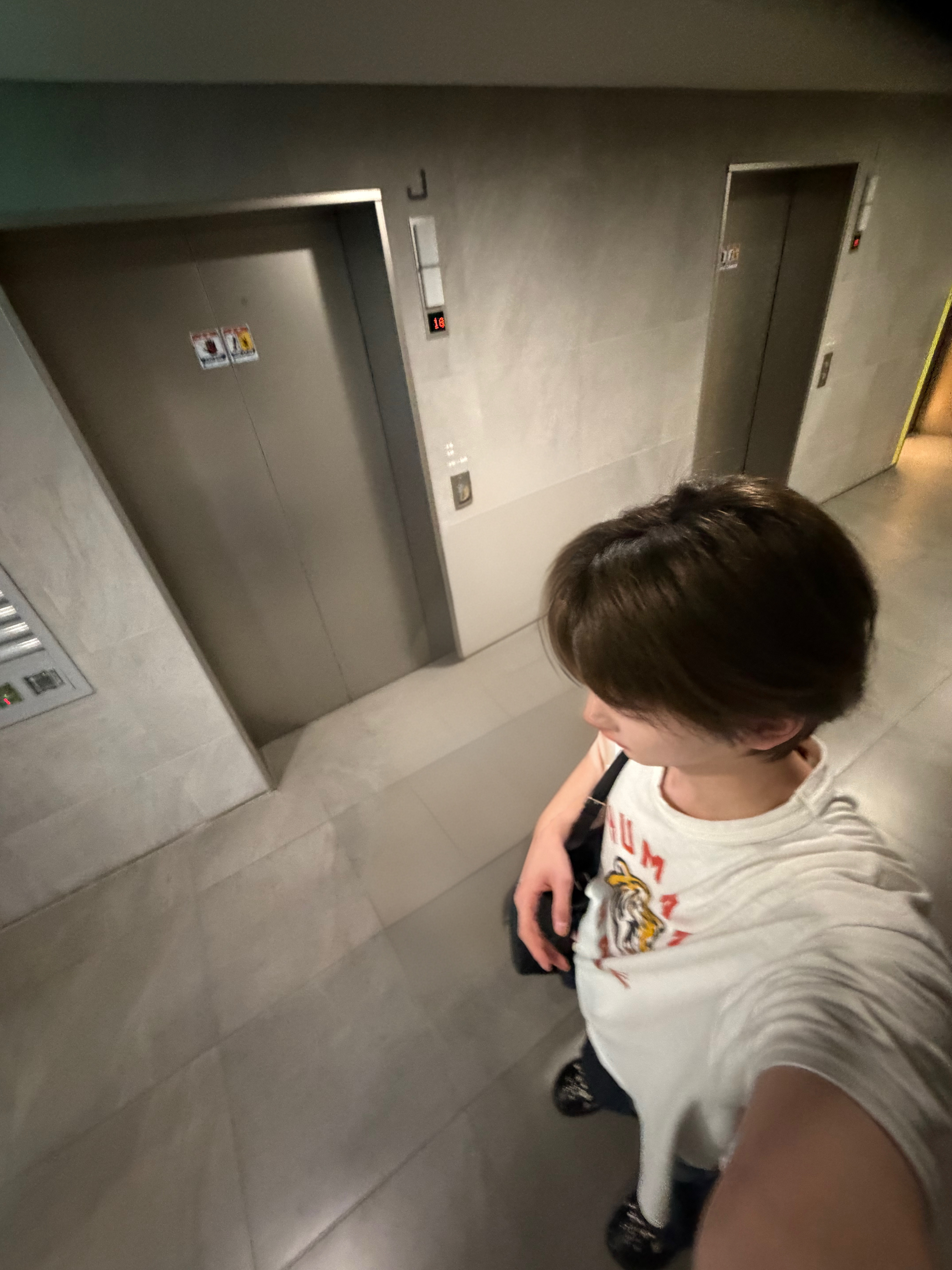 申惟SHINYU  这样看着舒服多了 