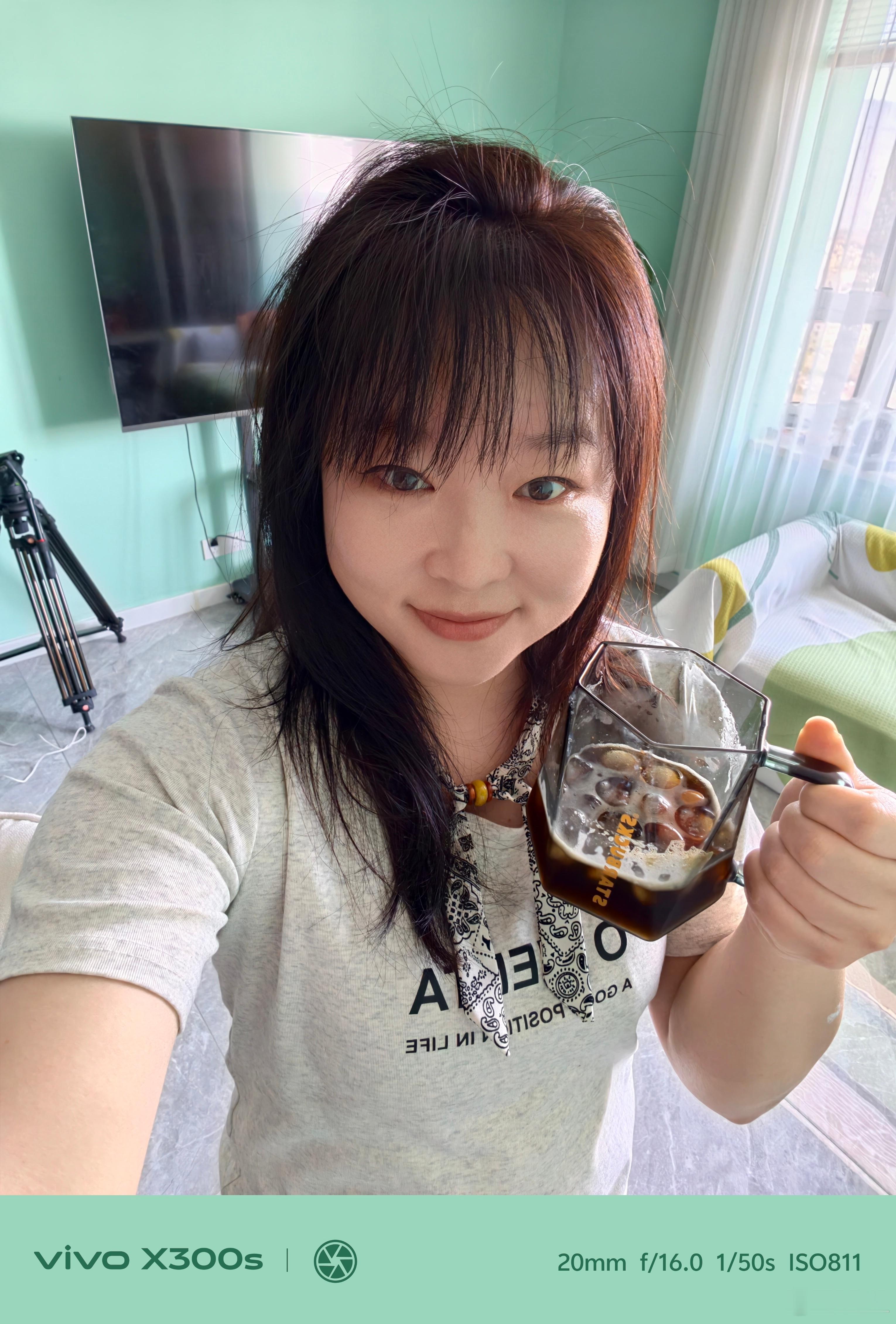 一杯冰美式开启一天美好时光