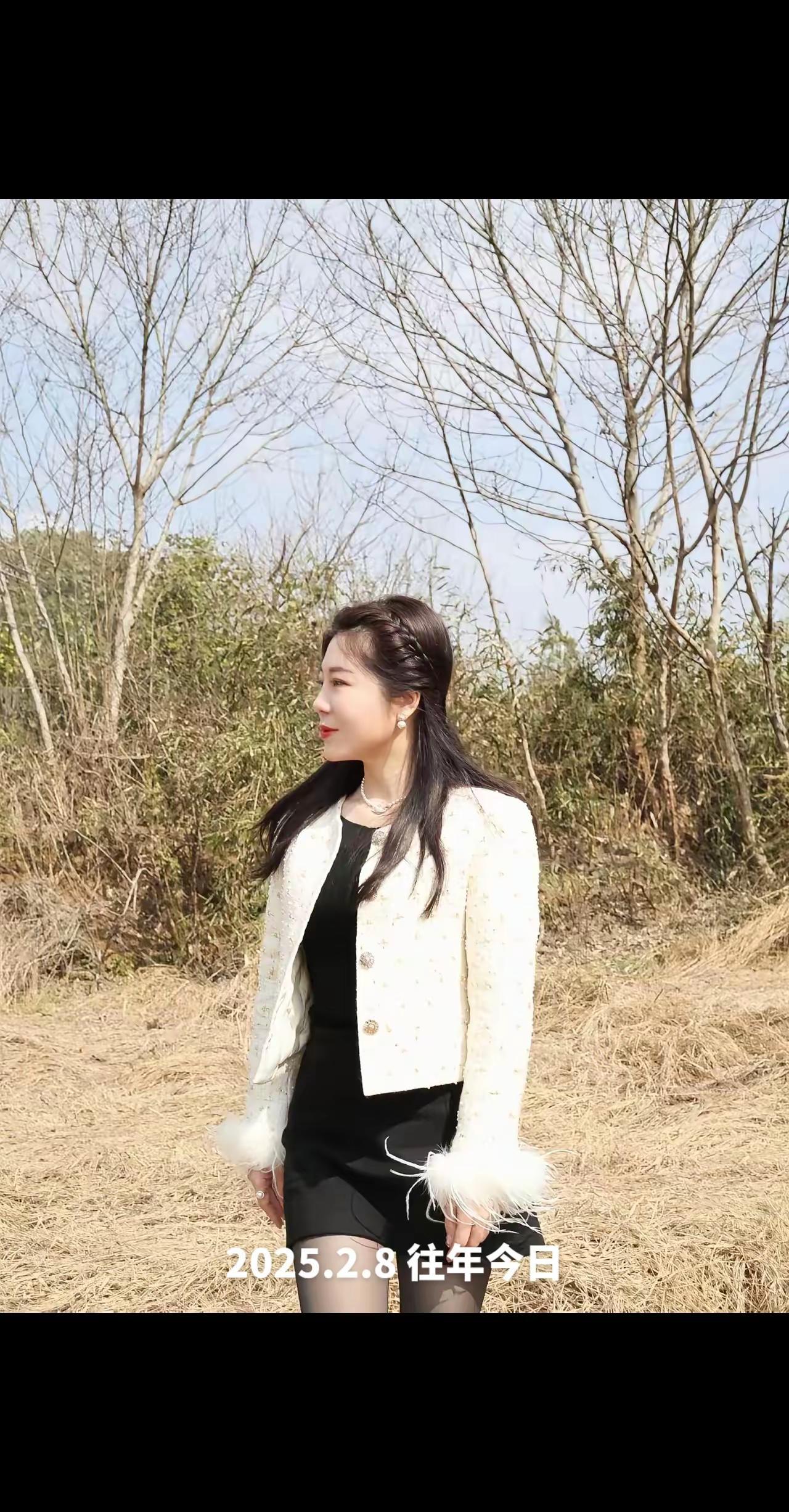 助手 当代最野拍照姿势 外景