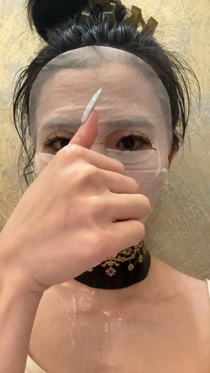 发给丹颐和马大宝的 图片 敷面膜了 打败80%的人 ​​​