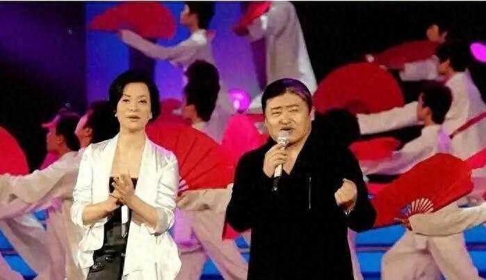 毛阿敏专程赴沪，陪护刘欢走完最后一程
网传毛阿敏专程奔赴上海，陪护挚友刘欢走完人