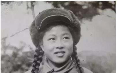 1951年4月22日，16岁的杨玉华在抗美援朝战场被俘虏，她也是中国志愿军唯一被