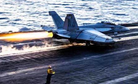 卫星图揭美军舰载机南海坠毁真相  

10月26日下午，在南海海域，美国“尼米兹