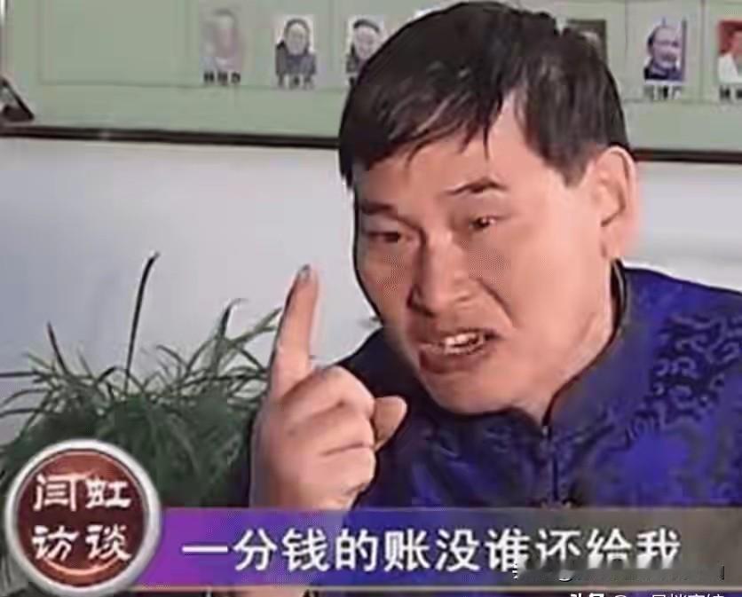 大衣哥赢了官司，施暴者获刑6个月，大衣嫂报警时手都在抖
 
大衣哥朱之文的网络诽
