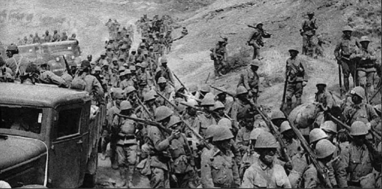 1941年，鲁中官水河村。日军少尉鸠水清林脸色铁青，吼道：“给我围死！我任命的维