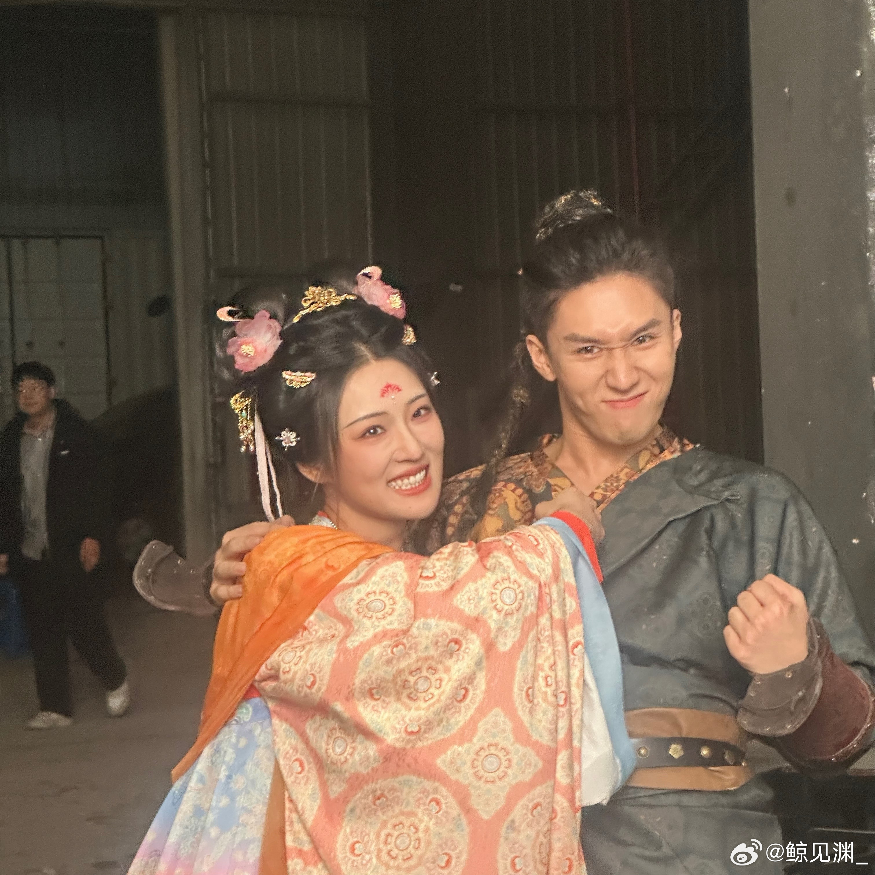 张可盈邵骏泽恶人组连麦直播张可盈邵骏泽直播太好笑了 张可盈现场还原剧中经典桥段，