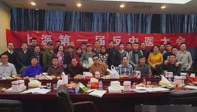 "中医不灭，天理难容？"中南大学的教授张功耀发起万人签名，要求取消中医药，这是一