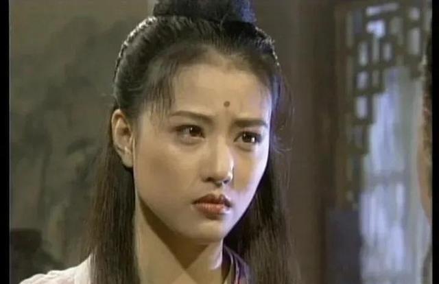 1998年，周海媚患上一种病，富豪男友马上咨询医生，当医生告知他这种病的特征，男