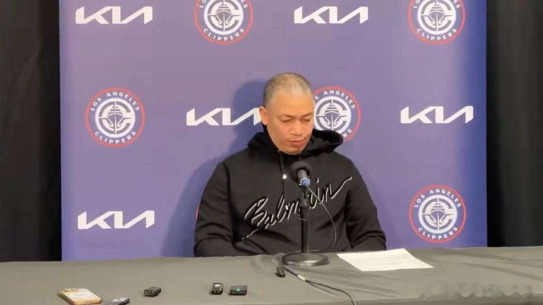 泰伦-卢赛后：“当对手整场都在刻意造犯规时，真的很难打。这些人本就是顶级球员，我