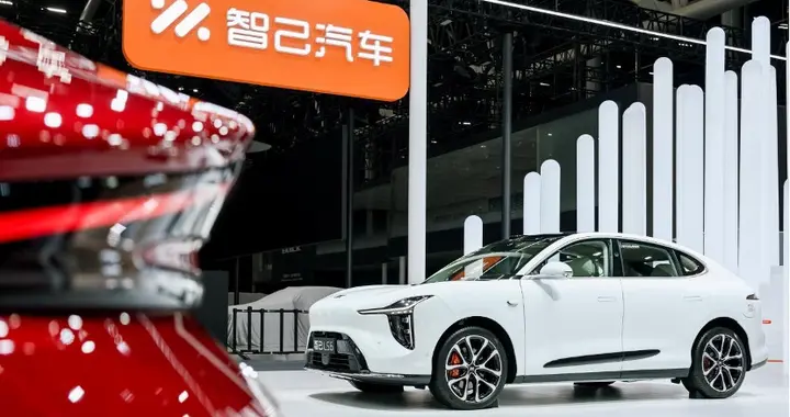 闪电快讯 ｜ 智己汽车宣布LS9开启交付 并新增LS6 66度电池产线