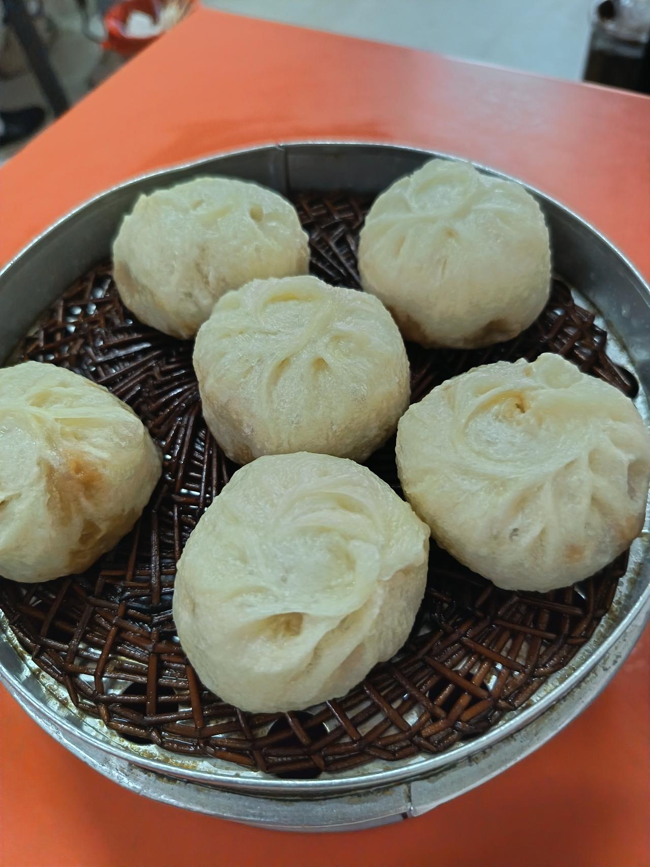 今天是端午节，南昌早餐都有习惯吃粽子、包子和茶叶蛋的习惯。

我一个人过节就没有