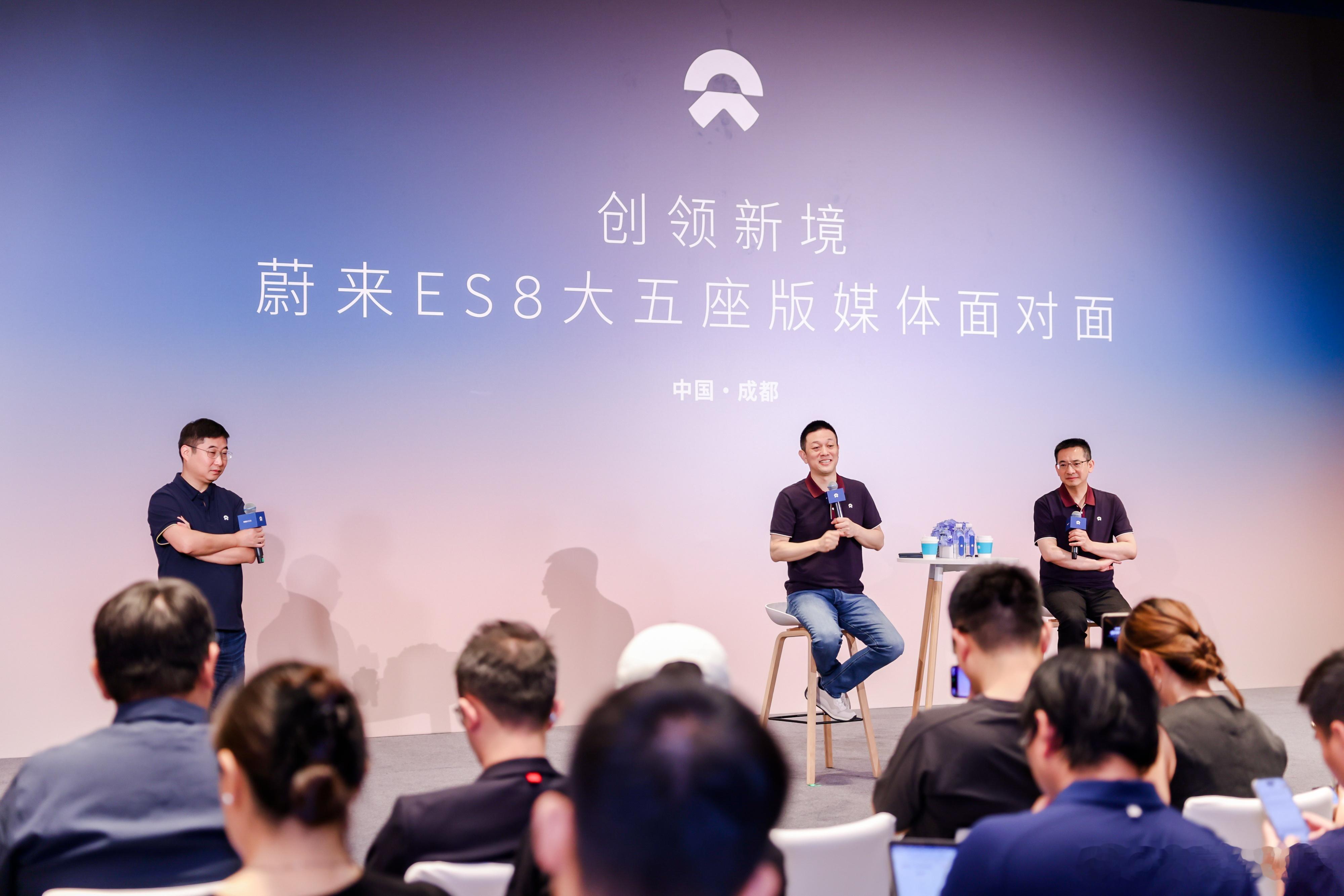 高端访谈蔚来ES8大五座版上市发布会后第二天的惯例媒体专访环节，李斌透露，“从5