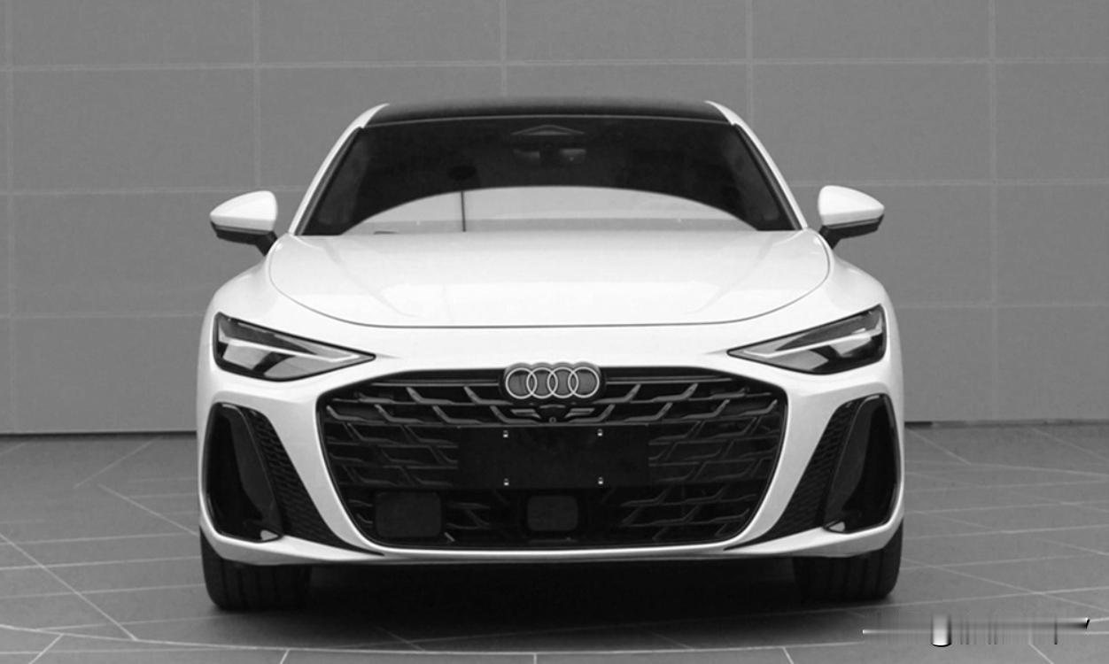 全新奥迪a6快要来了，会提供三种中网样式可选？
如果是你，你会选择哪款中网呢？