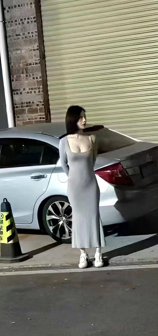 哈哈，果然晚上不能随便出门，
差一点喜提单间15天[机智][机智][机智]