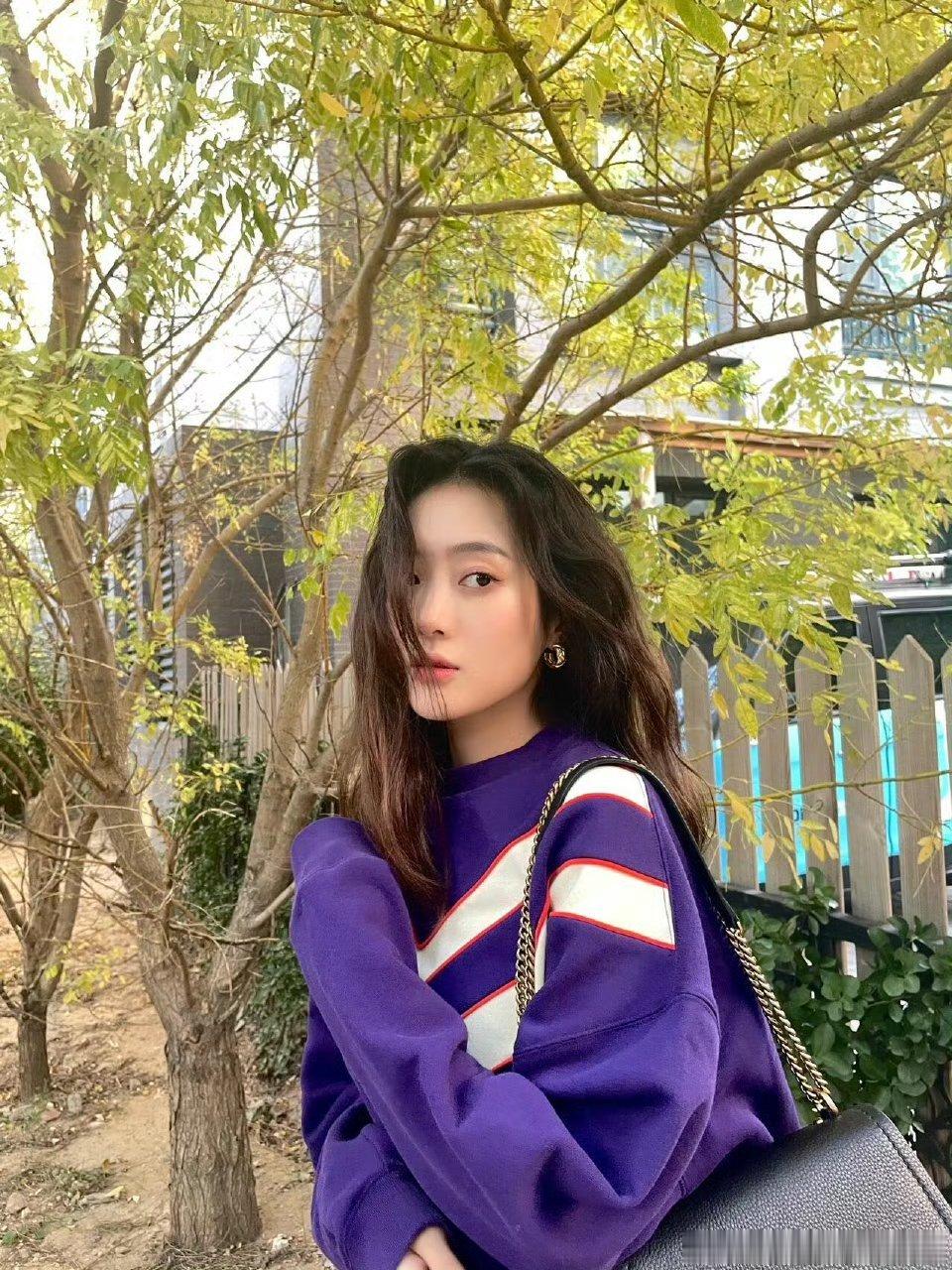 王梓薇瘦了50斤姐从《知否》130斤圆脸蛋小桃，瘦了50斤四肢纤细、锁骨超明显 