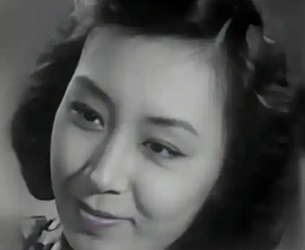 北京电影制片厂的台柱子女演员，78岁被亲儿子打死，儿子转头就自尽了。当年火遍全国
