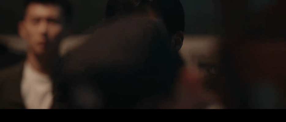 疯驴子碰上田曦薇也是遭老罪了 李茜的反应速度太快了，面对持刀歹徒仍然能保持冷静，