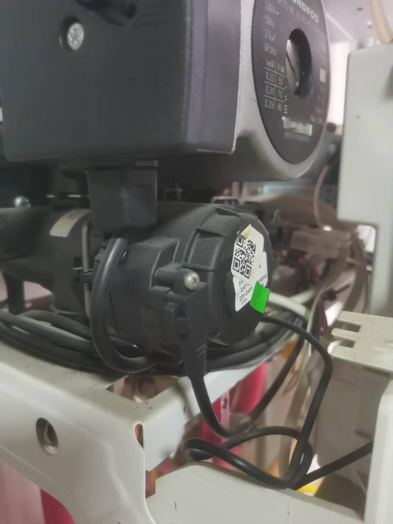壁挂炉不报错误码，却不点火或点火不成功，用改刀最简单粗暴的检查方法，不要犹豫就换