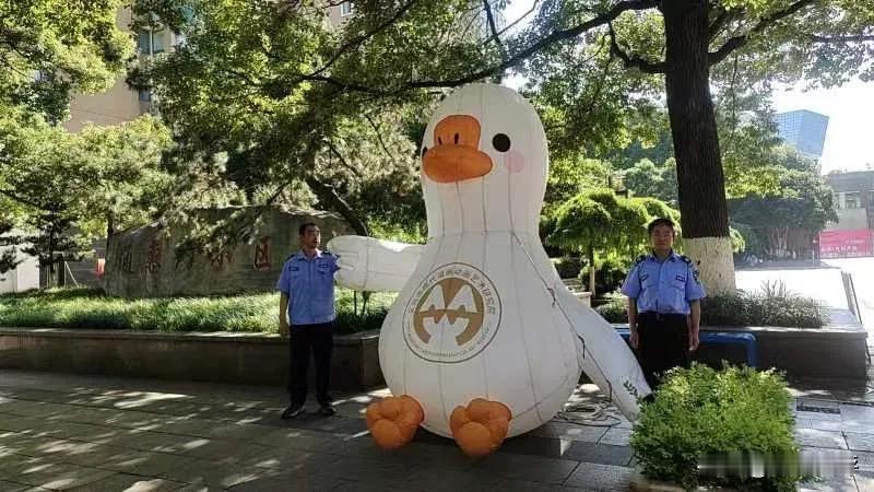 很久没关注中国男足了！今天突然看到世界杯预选赛国足再次被淘汰感到有点吃惊！因为韩