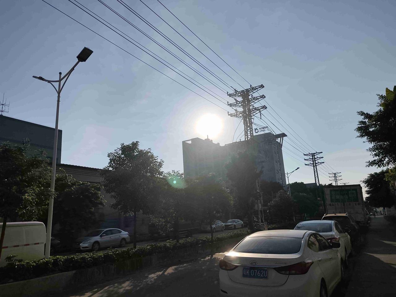 我的今日状态：😁轻松愉快
我这里的天气：☀️晴天
8月9日、10日东莞好热，3