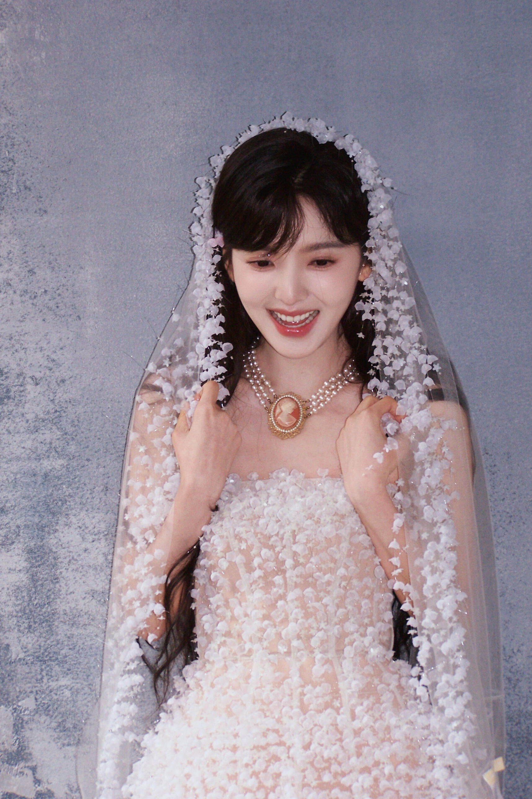 章若楠请把这仙女裙焊在身上吧，真的太美了，像童话里的公主！ ​​​