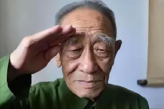 他是飞夺泸定的营长，却被当“汉奸”批斗二十年，杨得志登门见其惨状，当场写下一行字