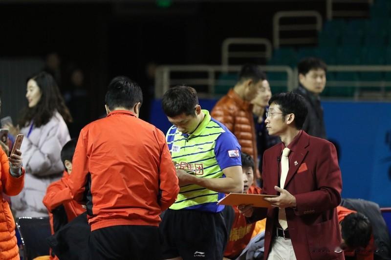 王楚钦这目标太有梗了！2025 年 12 月 27 日乒超总决赛男团半决赛，他带