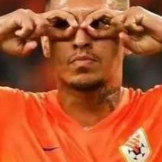 在2026赛季中超第1轮，山东泰山主场对阵辽宁铁人。在谢文能首开纪录之后，克雷桑