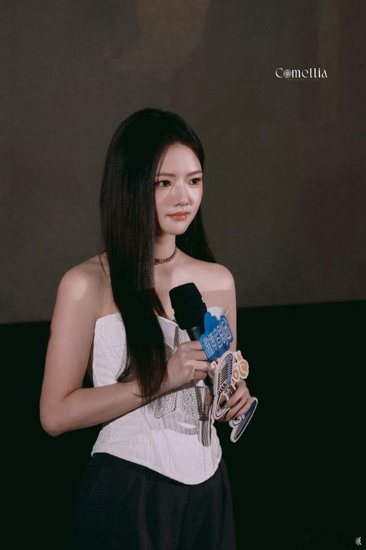 任敏说王鹤棣是自己精神上的妈妈 这互动也太有意思了，任敏直白又俏皮，小小年纪超有