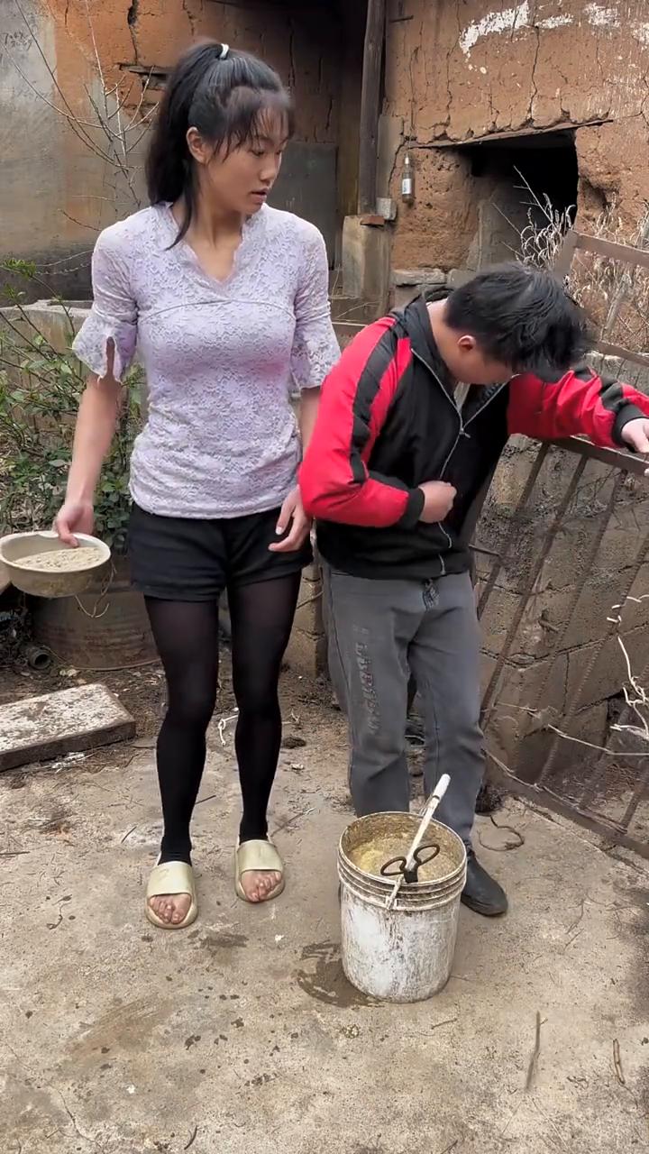 刮烂我衣服的后果。
要做一个专业的演员吗？如果不是亲眼所见我是真的不敢相信。