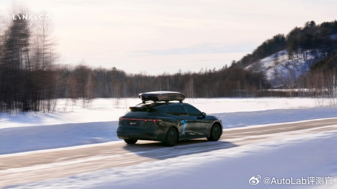 领克07GT的伪装图曝光了，这车身比例和姿态，真挺帅。当然今年毫无疑问会是“旅行
