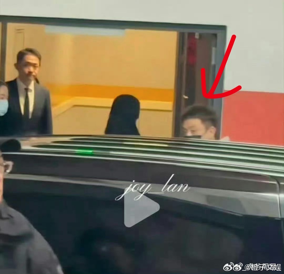 迪丽热巴新经纪人郝阿三上岗了换团队了吗 