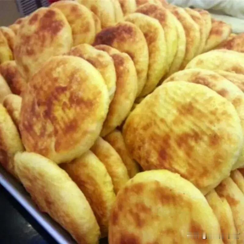 我感觉，但凡卖吃食的地方，只要你看不到，东西掉地上他们捡起来还会继续卖，除非脏的