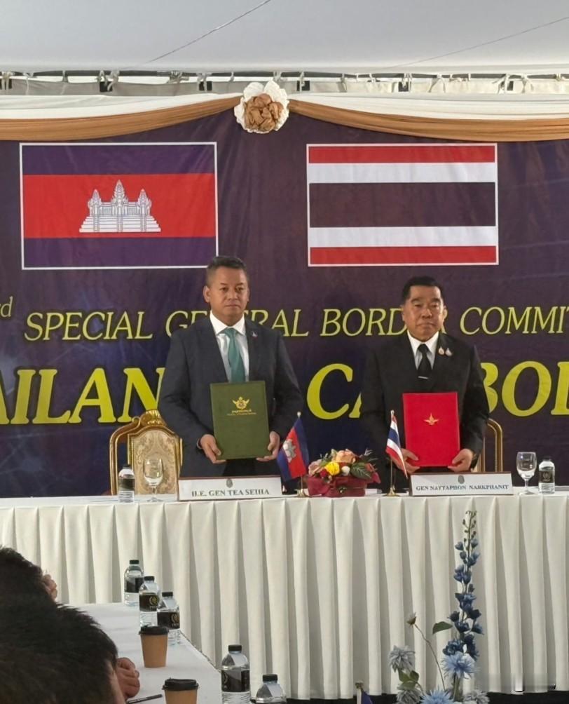 突发消息！泰国和柬埔寨再次签署停火协议、宣布停火！刚刚，泰国和柬埔寨两国防长在尖