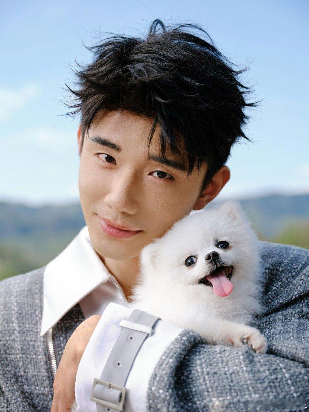 蛟龙行动里有赵仁杰  只能说get不到赵仁杰的人有难了，他真的是天选体制内角色了