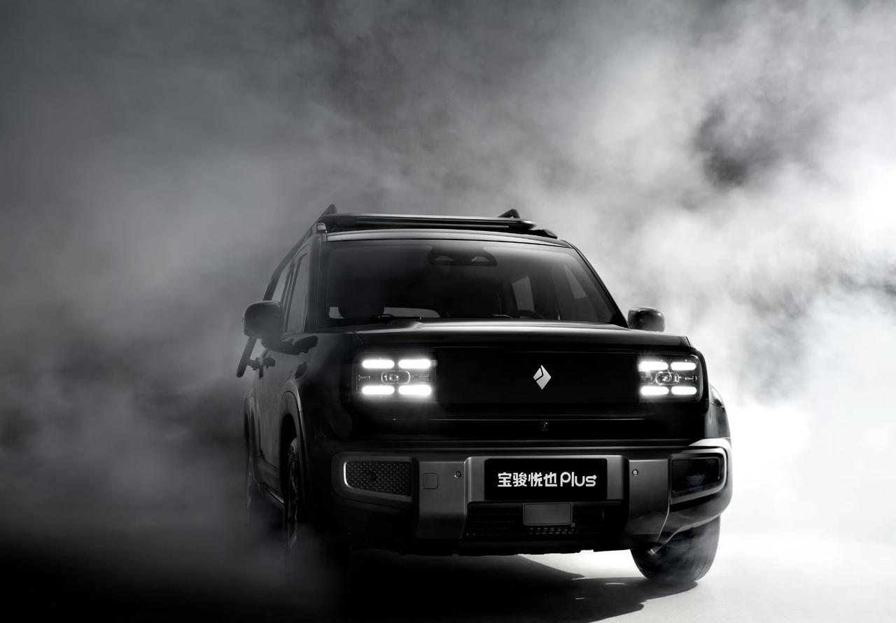 车身加长超过0.6米！宝骏悦也Plus最新官图。
这台纯电小型SUV的最大变化是