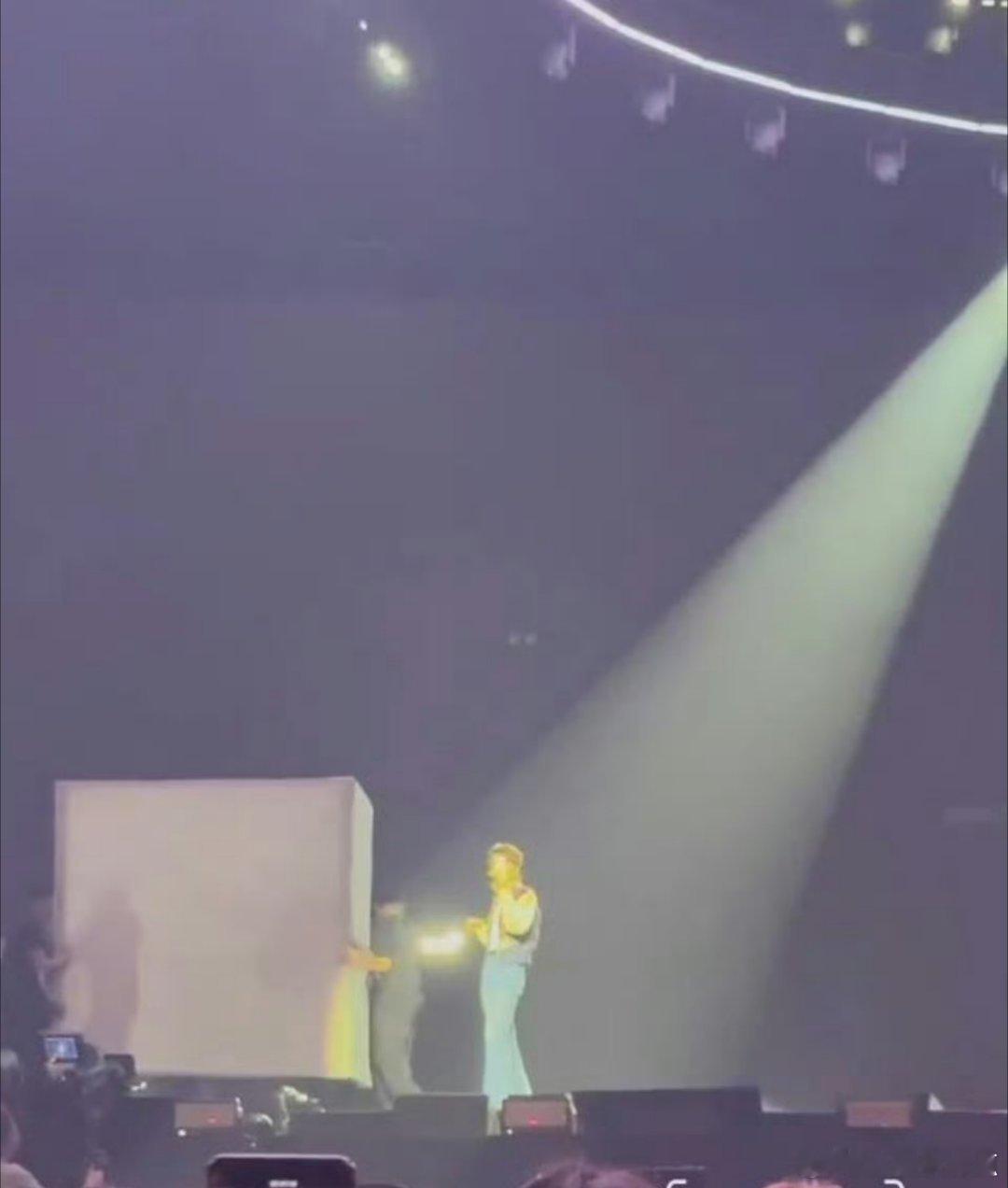 烂花也能疯长？王赫野用歌声给了答案🌿王赫野烂花开场生命力疯长声生不息