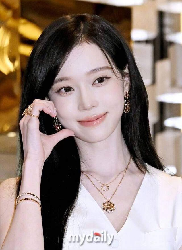 韩国联合国儿童基金会韩国委员会(会长郑甲永)表示，aespa成员金玟庭捐赠1亿韩