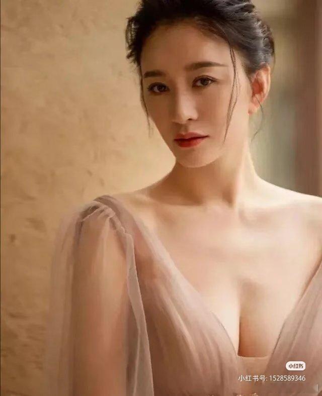 李小冉说母校连你也没放过我笑晕！李小冉被母校狠狠整活，北舞运动会开幕放心愿便利贴