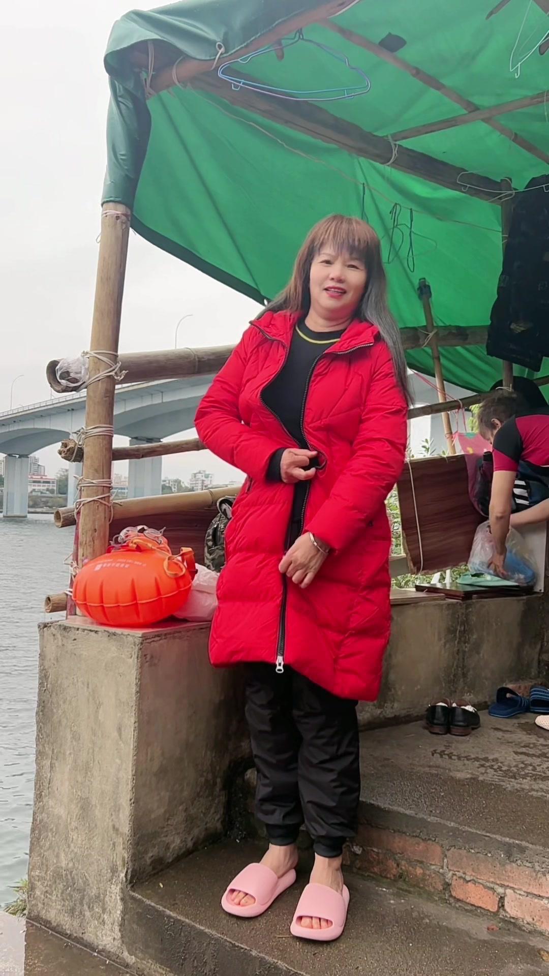 0度晨泳有多爽？沉浸式体验冷水冲击的快乐 🌊0度晨泳打卡，雨疏风骤的...