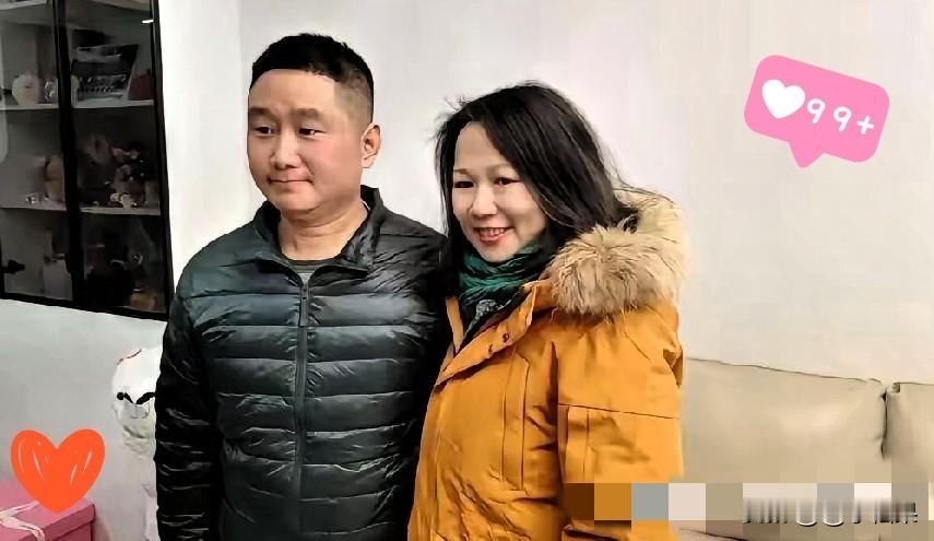 北京，一女子跨越千里奔赴河南，见到素未谋面的男子瞬间泪崩拥抱，一句“我来迟了”看