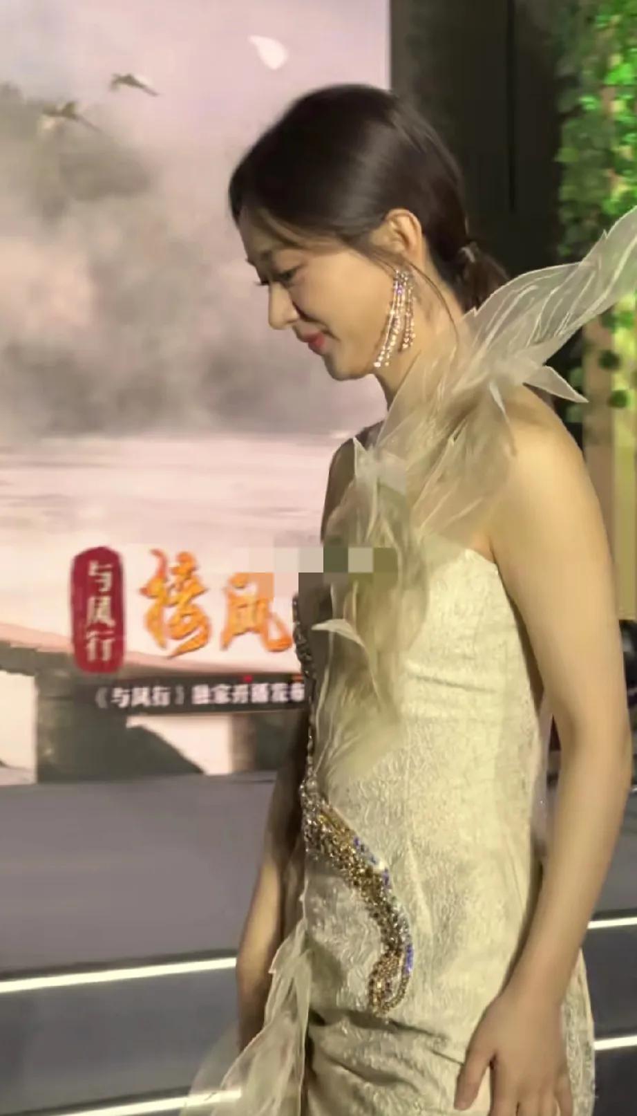 为啥我感觉他俩好般配，是看了楚乔传和与凤行的后遗症吗[泣不成声]
感觉林更新和赵