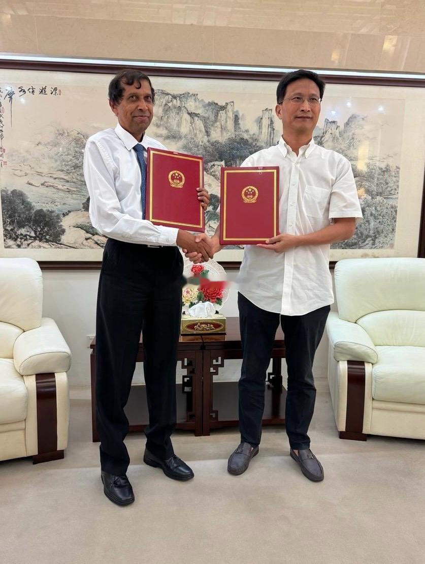 6月26日外媒报道，中国进出口银行同斯里兰卡就涉华42亿美元债务处置达成一致 ​
