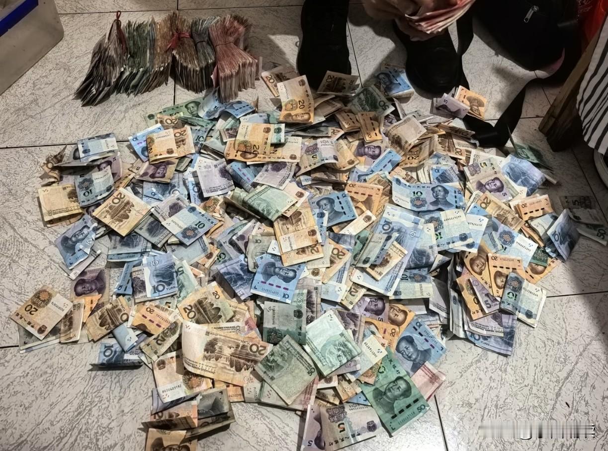 在城中村开了一家麻将馆，辛苦一个月的收入就这么多，你们看还行吗？