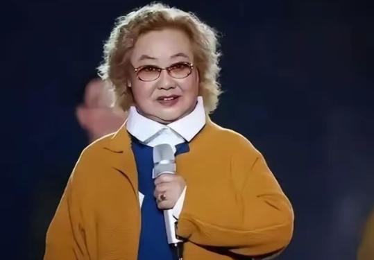 知道郭兰英退休金多少吗？说出来你可能不信，但真正震撼你的，是她拿着这笔钱干了什么