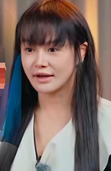 导演问冉莹颖：“你是不是觉得邹市明的光环变弱了？”此时冉莹颖的表情挺耐人寻味的，
